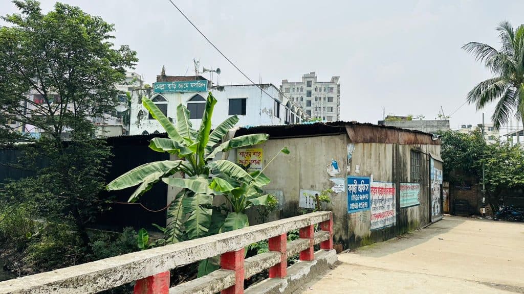 Modern packaging and printing facility